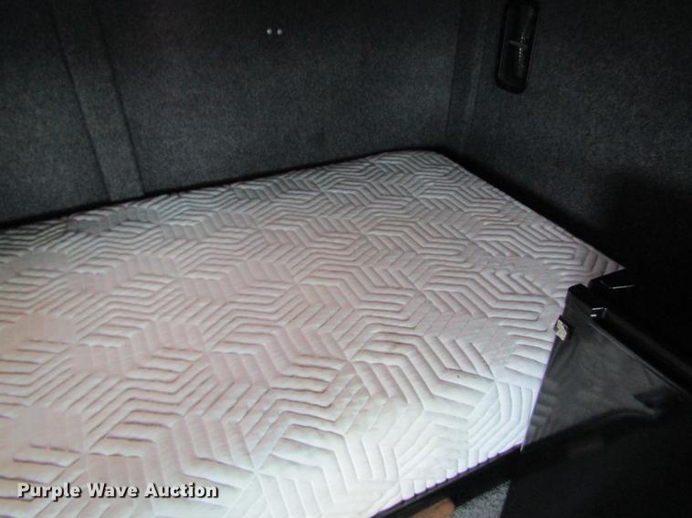 image for item DD8431 1992 Freightliner FLD120 semi truck