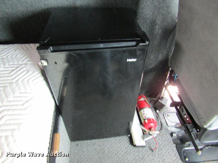 image for item DD8431 1992 Freightliner FLD120 semi truck