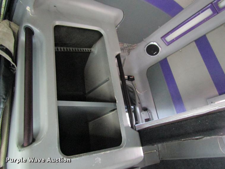 image for item DD8431 1992 Freightliner FLD120 semi truck