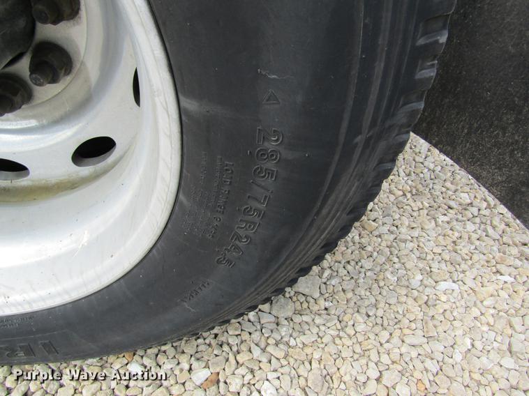 image for item DD8432 2001 Freightliner 48RR94MY semi truck