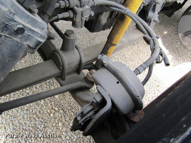 image for item DD8432 2001 Freightliner 48RR94MY semi truck