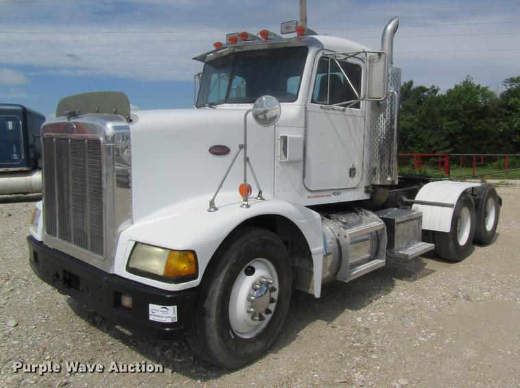 image for item DD8481 1990 Peterbilt 375 semi truck