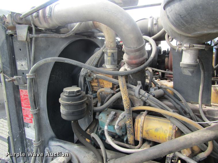 image for item DD8481 1990 Peterbilt 375 semi truck