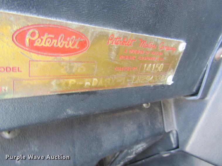 image for item DD8481 1990 Peterbilt 375 semi truck