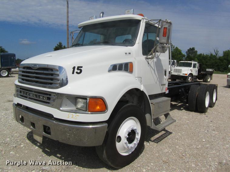 image for item DD8482 2003 Sterling Acterra M8500 truck cab and chassis