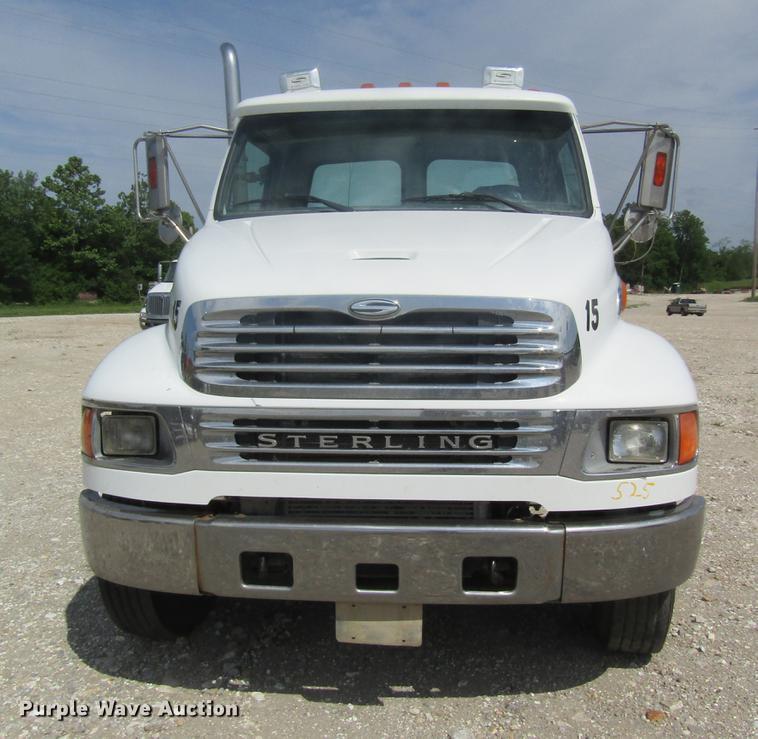 image for item DD8482 2003 Sterling Acterra M8500 truck cab and chassis