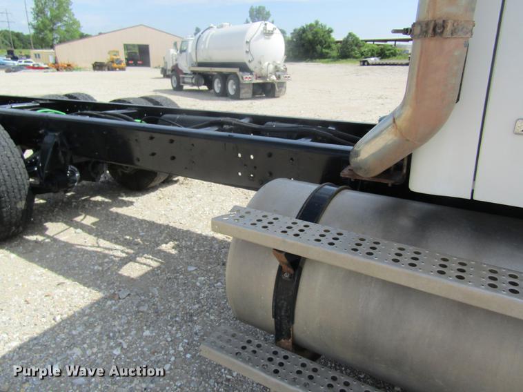 image for item DD8482 2003 Sterling Acterra M8500 truck cab and chassis