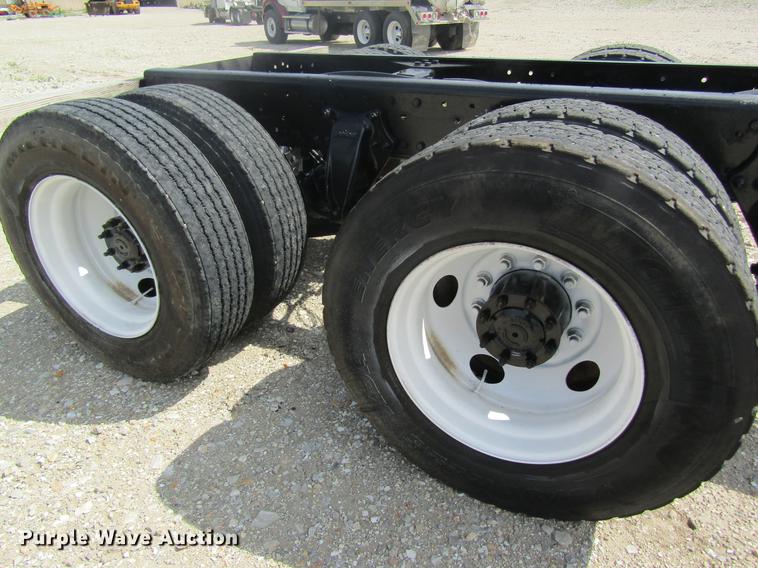 image for item DD8482 2003 Sterling Acterra M8500 truck cab and chassis