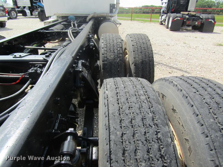 image for item DD8482 2003 Sterling Acterra M8500 truck cab and chassis