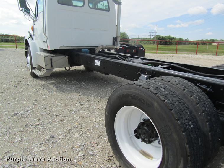 image for item DD8482 2003 Sterling Acterra M8500 truck cab and chassis