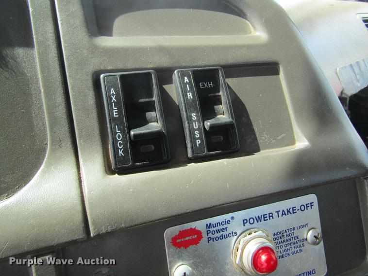 image for item DD8482 2003 Sterling Acterra M8500 truck cab and chassis