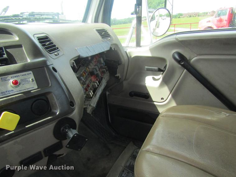 image for item DD8482 2003 Sterling Acterra M8500 truck cab and chassis