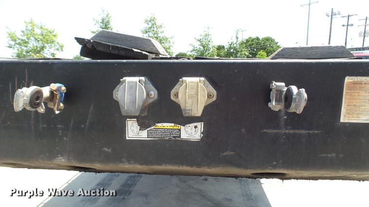 image for item DE0171 2012 Fontaine HAVSF12WSA flatbed trailer