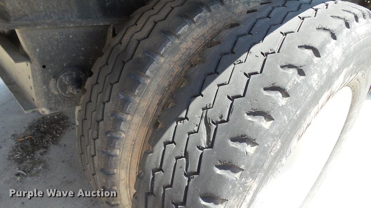 image for item DE0171 2012 Fontaine HAVSF12WSA flatbed trailer