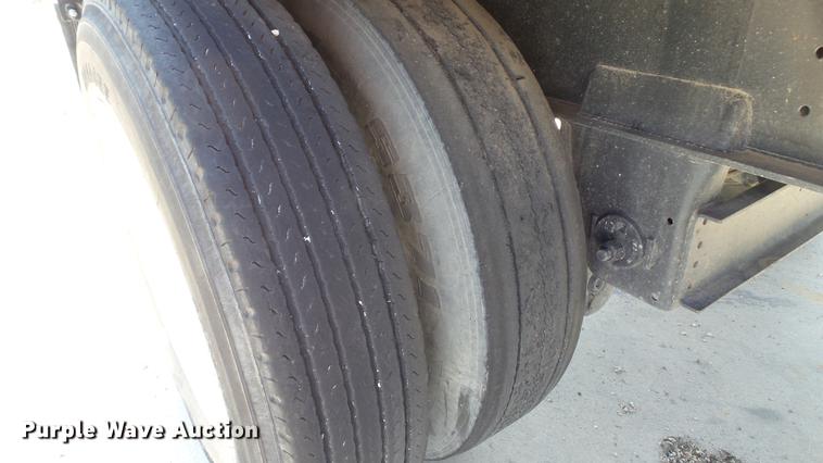 image for item DE0171 2012 Fontaine HAVSF12WSA flatbed trailer