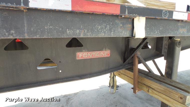 image for item DE0171 2012 Fontaine HAVSF12WSA flatbed trailer