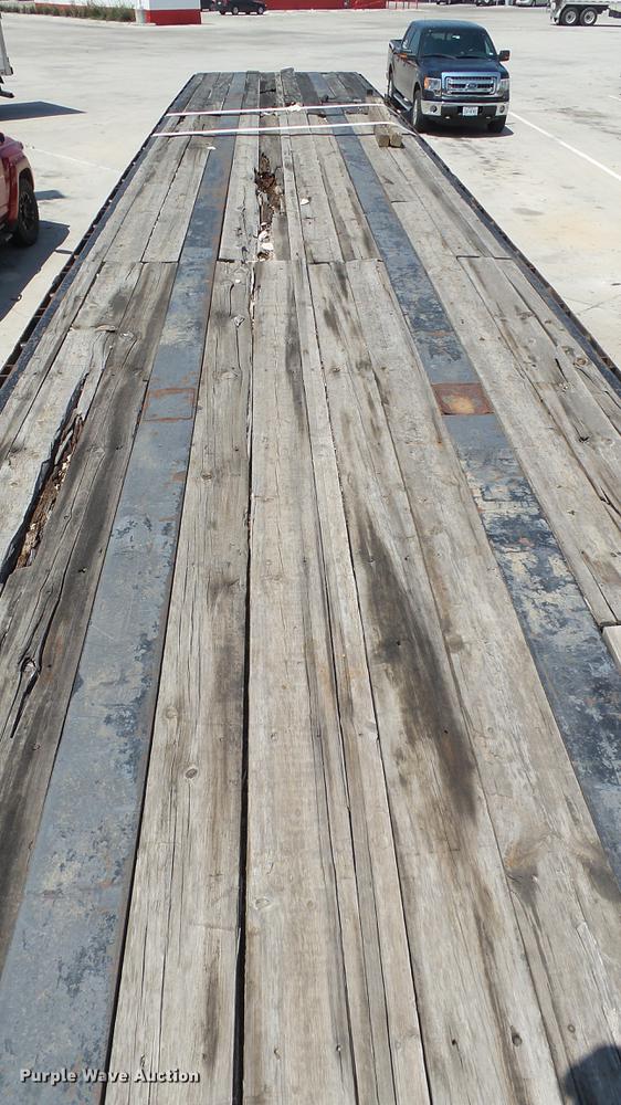 image for item DE0171 2012 Fontaine HAVSF12WSA flatbed trailer