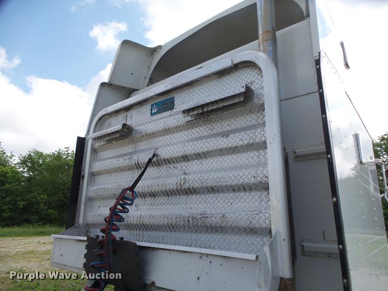 image for item DE3661 2006 Peterbilt 386 semi truck