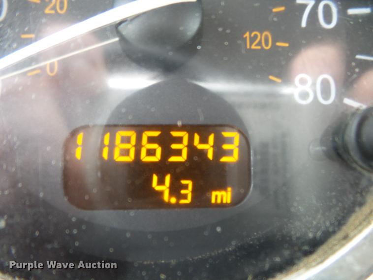 image for item DE3661 2006 Peterbilt 386 semi truck