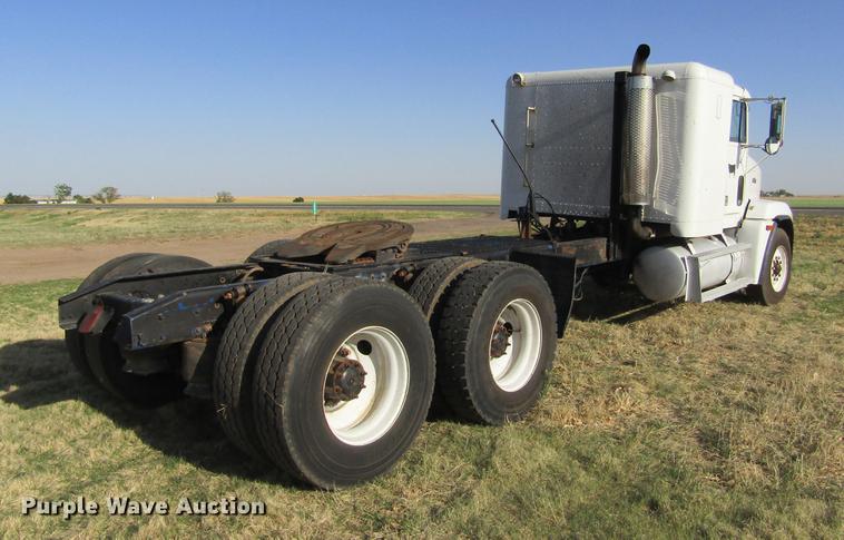 image for item DE6819 1991 Freightliner FLD120 semi truck