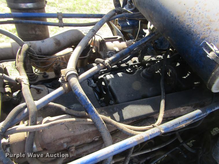 image for item DE6819 1991 Freightliner FLD120 semi truck