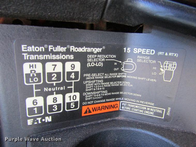 image for item DE6819 1991 Freightliner FLD120 semi truck