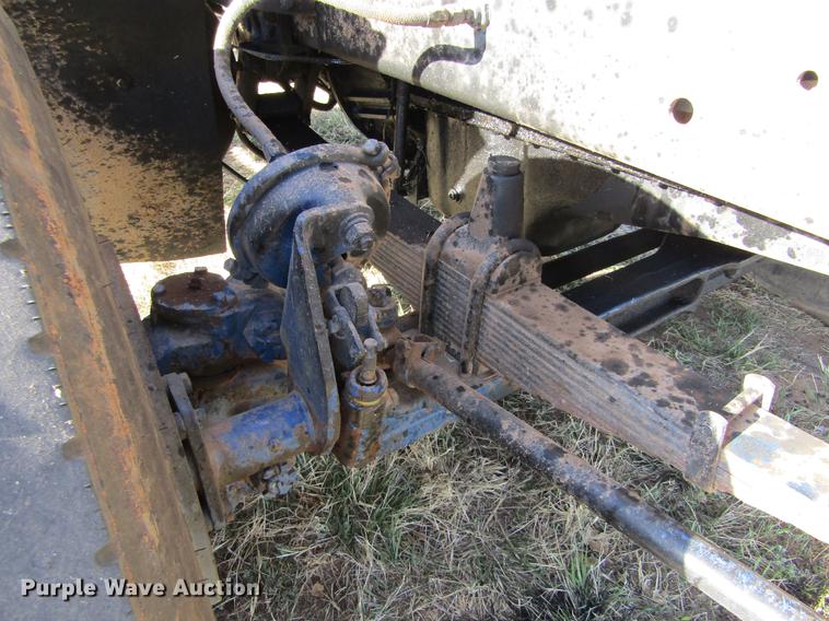 image for item DE6819 1991 Freightliner FLD120 semi truck