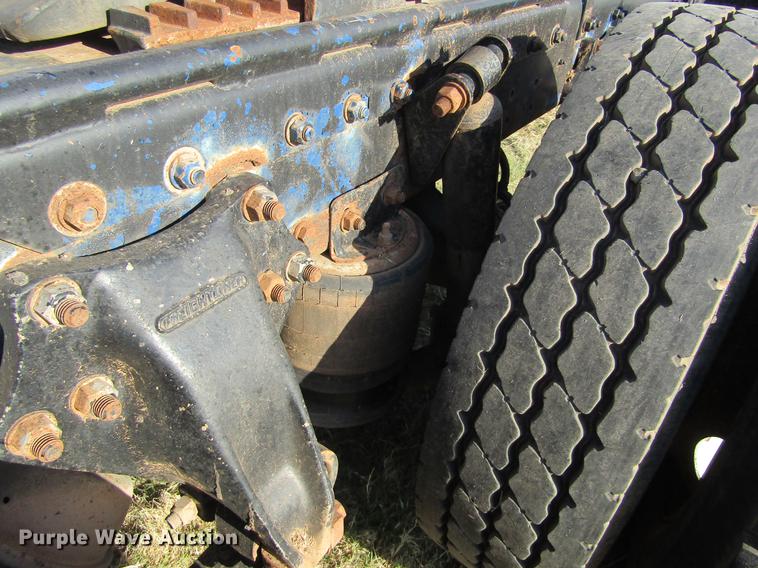 image for item DE6819 1991 Freightliner FLD120 semi truck