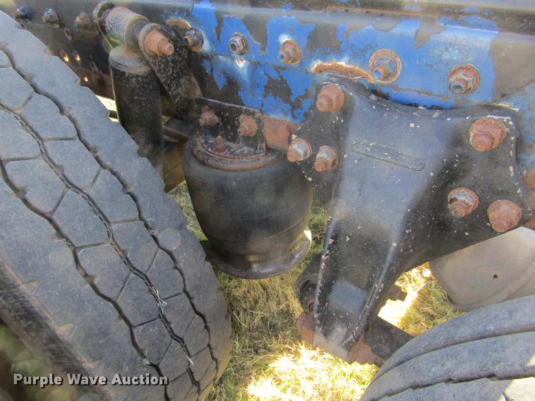 image for item DE6819 1991 Freightliner FLD120 semi truck