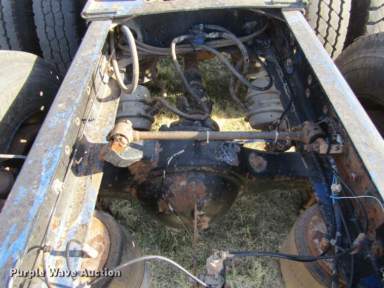 image for item DE6819 1991 Freightliner FLD120 semi truck