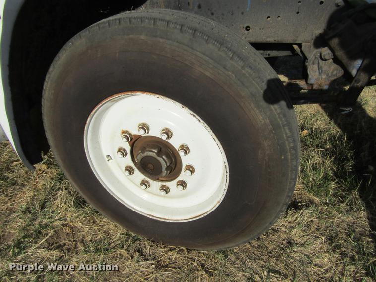 image for item DE6819 1991 Freightliner FLD120 semi truck