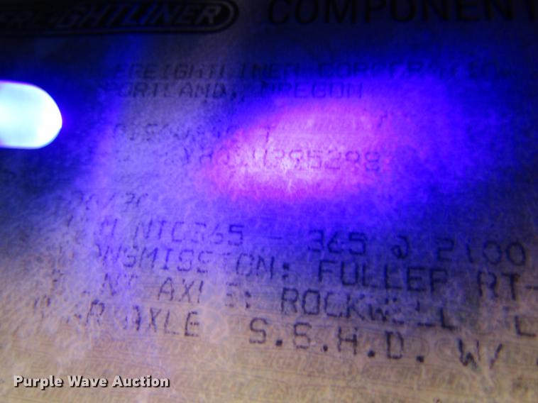 image for item DE6819 1991 Freightliner FLD120 semi truck