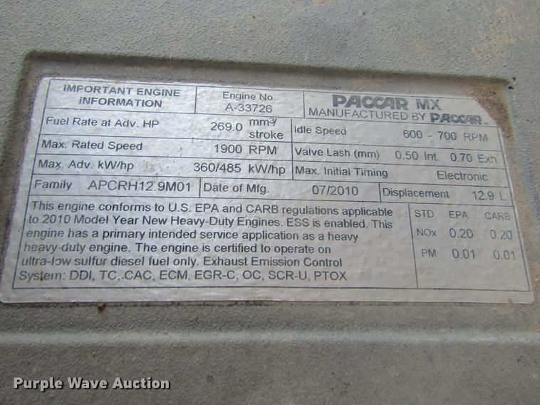 image for item DE6825 2011 Kenworth T660 semi truck