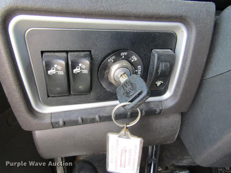 image for item DE6825 2011 Kenworth T660 semi truck