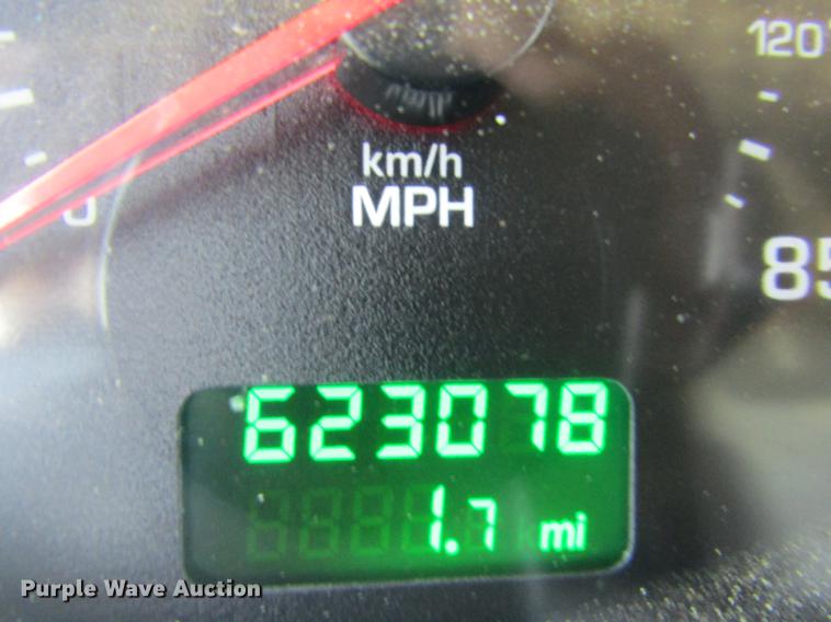 image for item DE6825 2011 Kenworth T660 semi truck