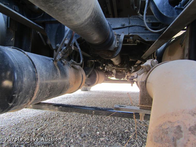 image for item DE6825 2011 Kenworth T660 semi truck