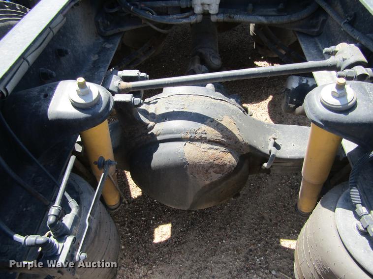 image for item DE6825 2011 Kenworth T660 semi truck