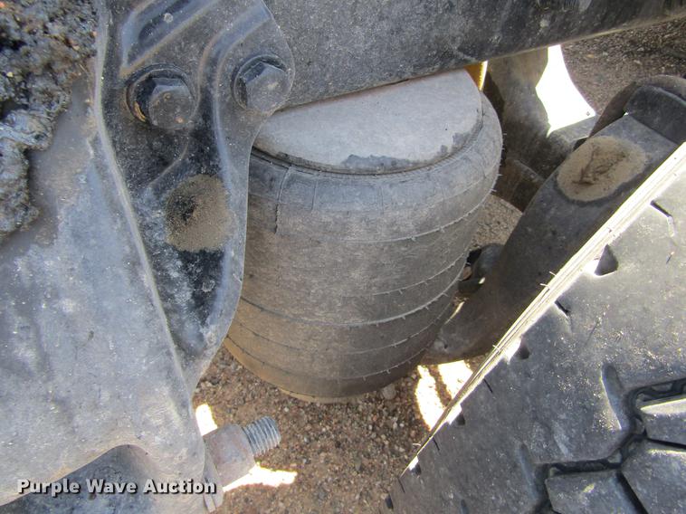 image for item DE6825 2011 Kenworth T660 semi truck