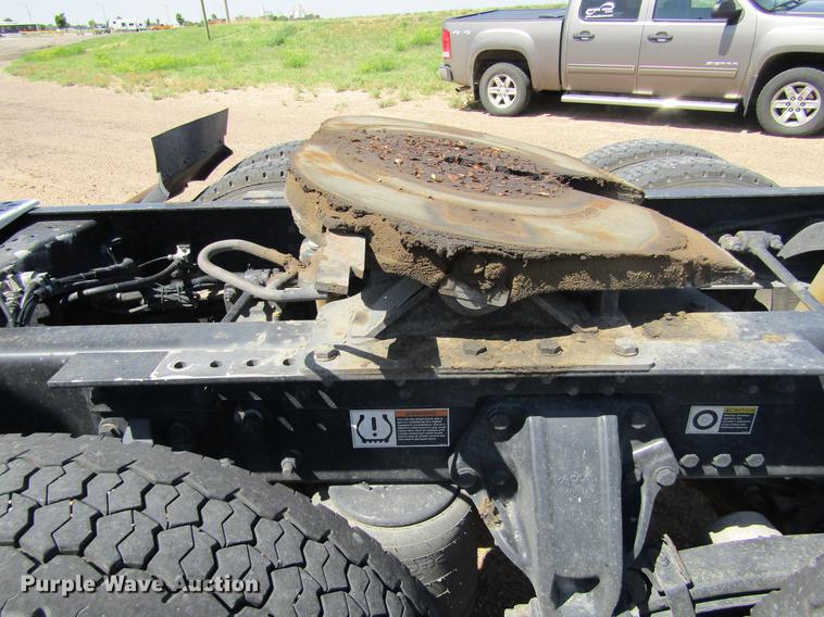 image for item DE6825 2011 Kenworth T660 semi truck