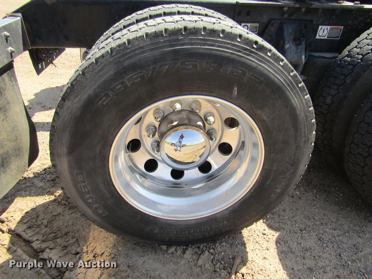 image for item DE6825 2011 Kenworth T660 semi truck