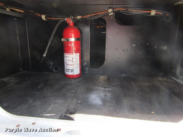 image for item DE6825 2011 Kenworth T660 semi truck