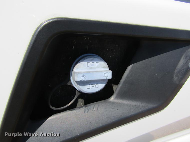 image for item DE6825 2011 Kenworth T660 semi truck