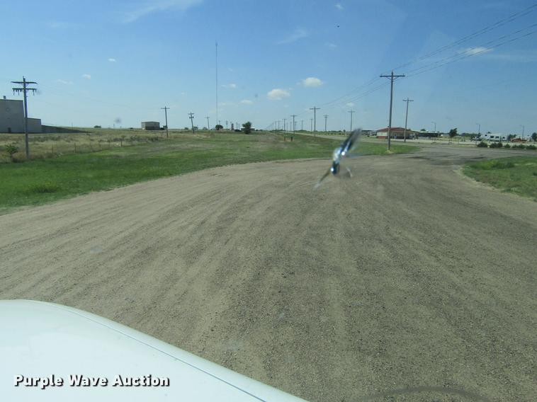 image for item DE6825 2011 Kenworth T660 semi truck