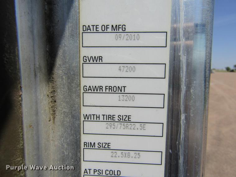 image for item DE6825 2011 Kenworth T660 semi truck