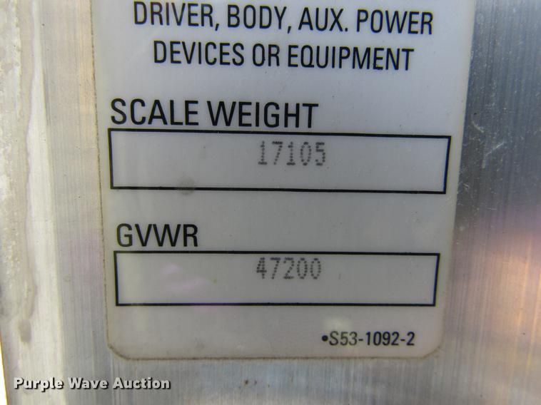 image for item DE6825 2011 Kenworth T660 semi truck