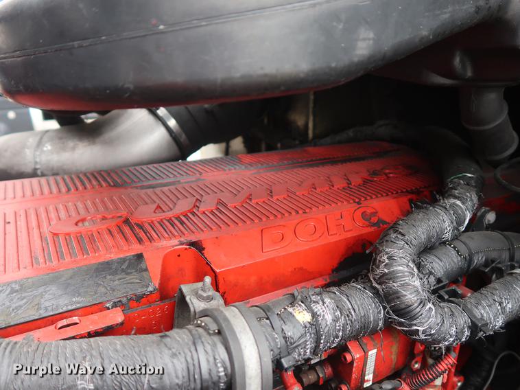 image for item DF3704 2007 International 9400i semi truck