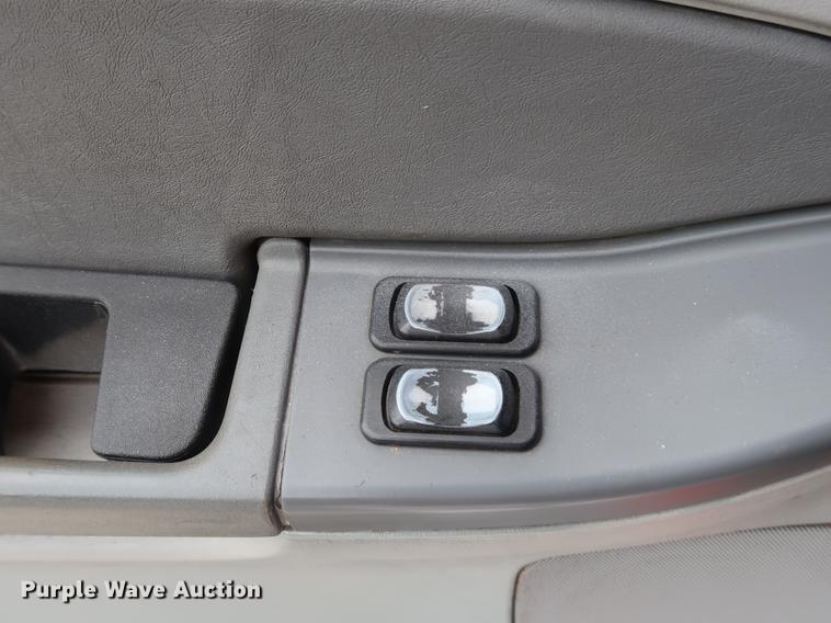 image for item DF3706 2007 Freightliner Columbia semi truck