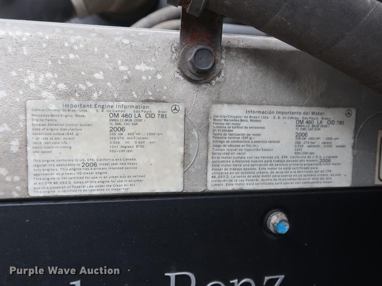 image for item DF3706 2007 Freightliner Columbia semi truck