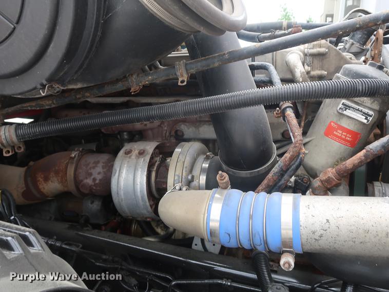 image for item DF3706 2007 Freightliner Columbia semi truck