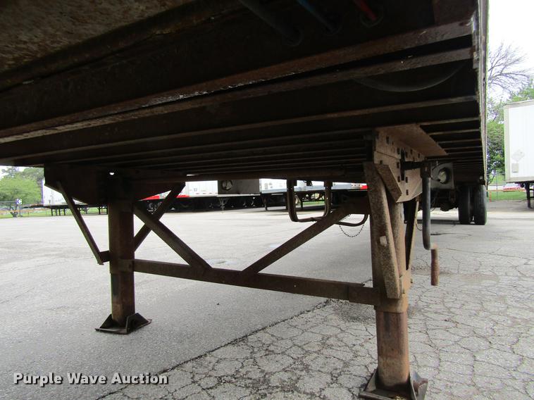 image for item DF3803 2004 Wabash National dry van trailer